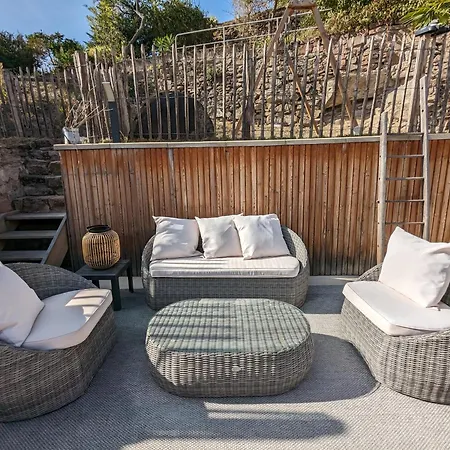 Le Avec Terrasse Et Piscine *