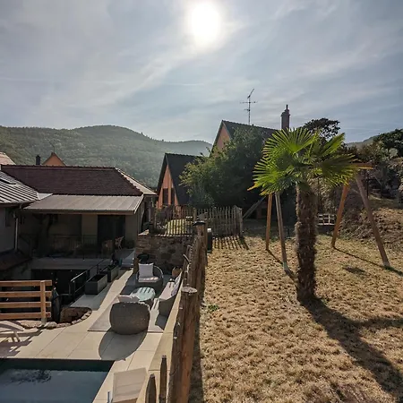 Le Avec Terrasse Et Piscine Дом отдыха